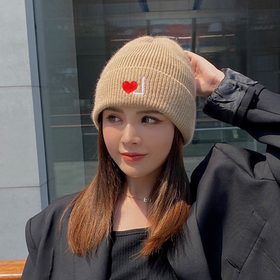 Női kötött téli sapka