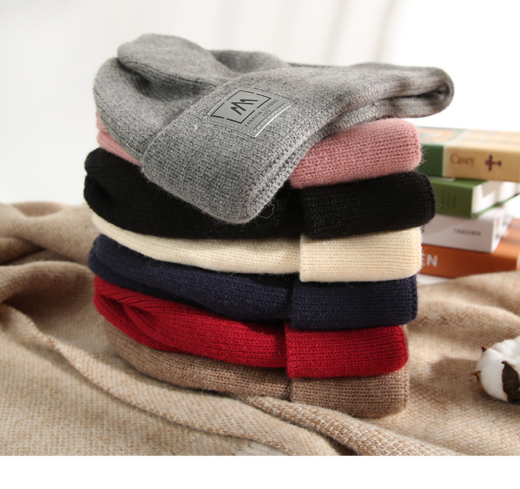 Női kötött téli sapka