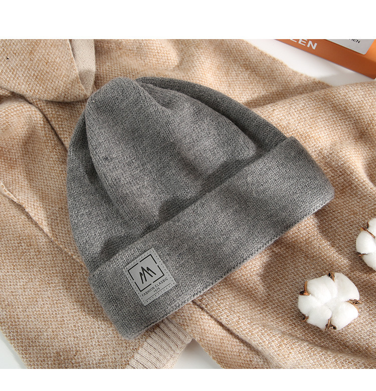 Női kötött téli sapka