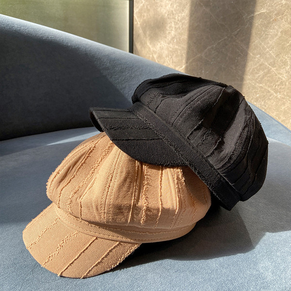 Modern női sapka sima modell, napellenzővel