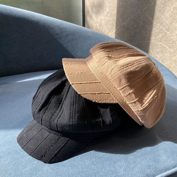 Modern női sapka sima modell, napellenzővel