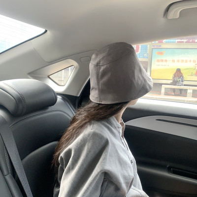 Stílusos női sapka öko velúrból