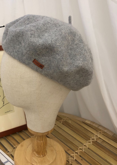 Modern női barett sima modell