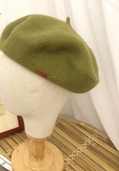 Modern női barett sima modell