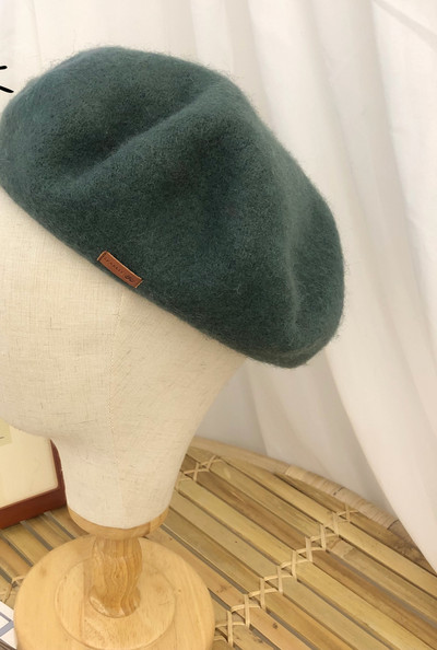 Modern női barett sima modell