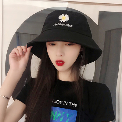 Γυναικείο υφασμάτινο καπέλο