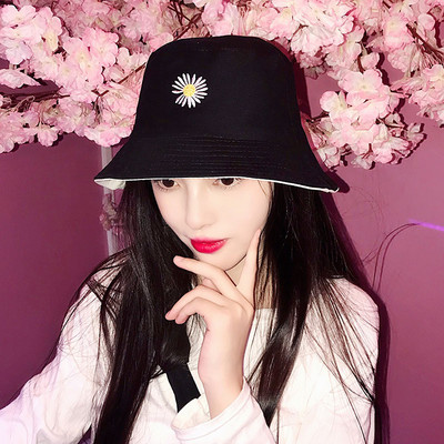 Γυναικείο υφασμάτινο καπέλο