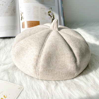 Retro stílusú női sapka - három modell