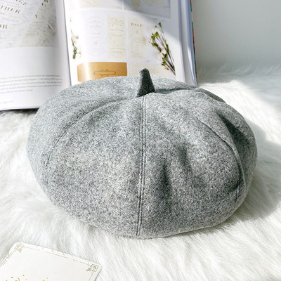 Retro stílusú női sapka - három modell