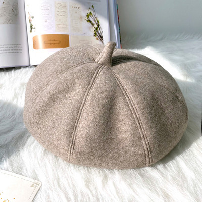 Retro stílusú női sapka - három modell