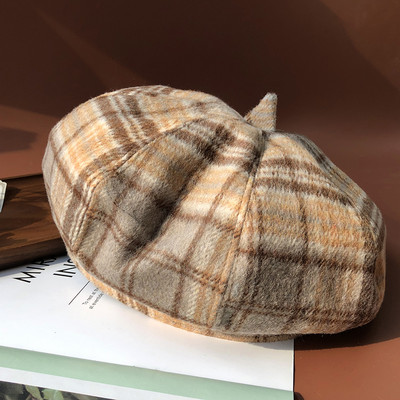 Retro stílusú női sapka - három modell