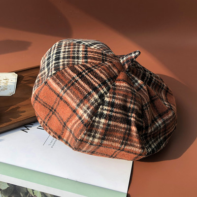 Retro stílusú női sapka - három modell