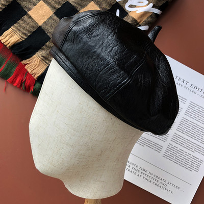 Retro stílusú női sapka - három modell