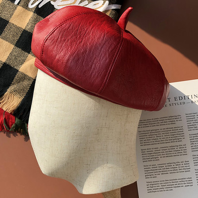 Retro stílusú női sapka - három modell