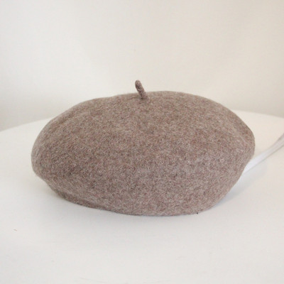 Κομψό γυναικείο μπερέ -κλασικό μοντέλο