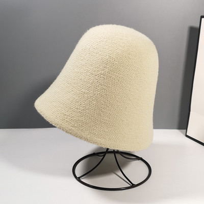 Μοντέλο γυναικείο μάλλινο καπέλο κλασικό μοντέλο