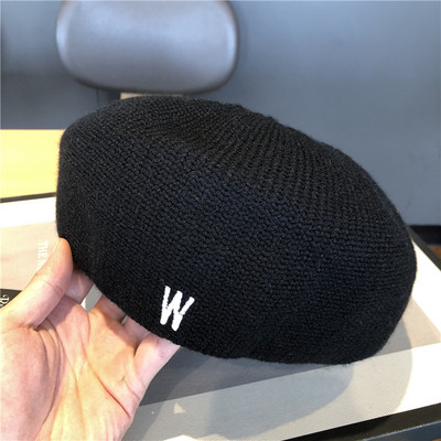 Kötött női barett sapka