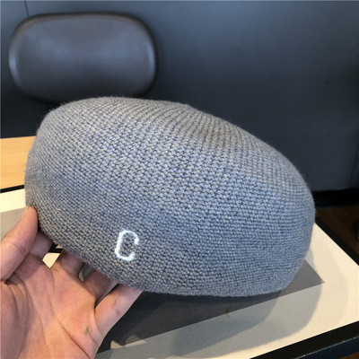 Kötött női barett sapka