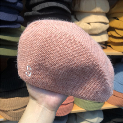 Kötött női barett sapka