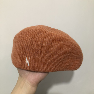 Kötött női barett sapka