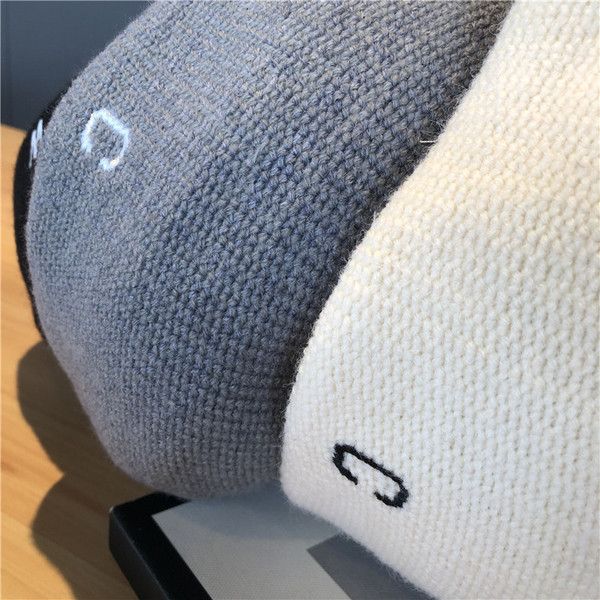 Kötött női barett sapka