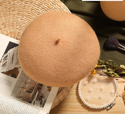 Μοντέρνο  γυναικείο καπέλο κλασικό  μοντέλο τύπου μπερέ