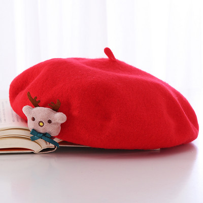 Női beret karácsonyi motívumokkal