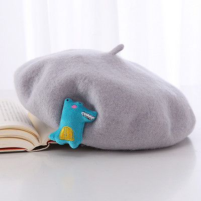 Női beret karácsonyi motívumokkal