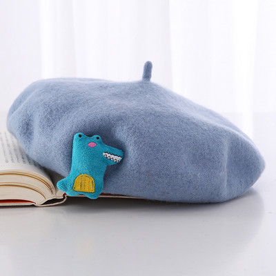 Női beret karácsonyi motívumokkal