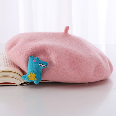 Női beret karácsonyi motívumokkal