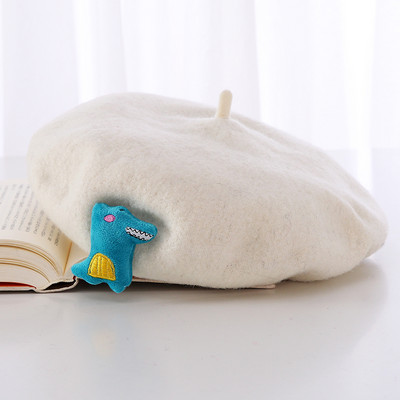 Női beret karácsonyi motívumokkal