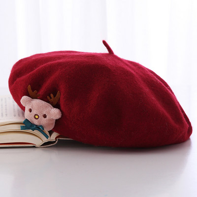 Női beret karácsonyi motívumokkal