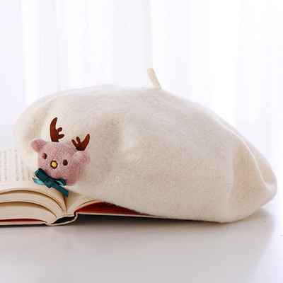 Női beret karácsonyi motívumokkal