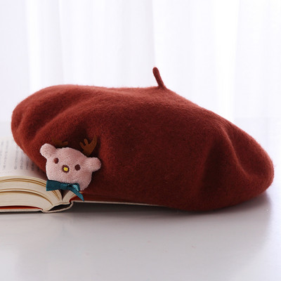 Női beret karácsonyi motívumokkal