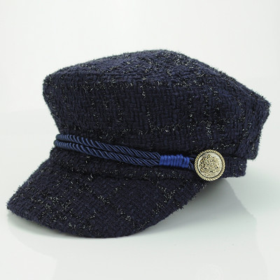 Őszi-téli svájcisapka fém díszítéssel