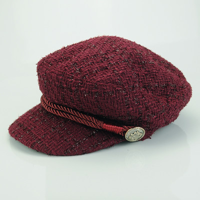 Őszi-téli svájcisapka fém díszítéssel