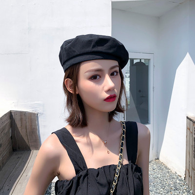 Καθημερινή γυναίκα μπερέ σε δύο μοντέλα