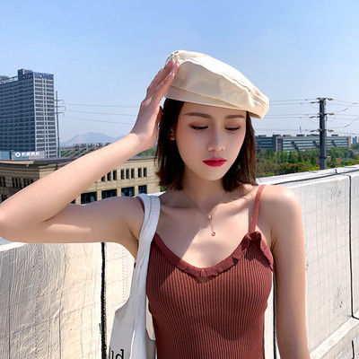 Καθημερινή γυναίκα μπερέ σε δύο μοντέλα