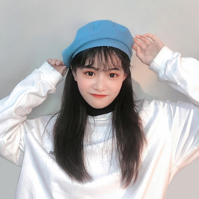 Καθημερινή γυναίκα μπερέ σε δύο μοντέλα