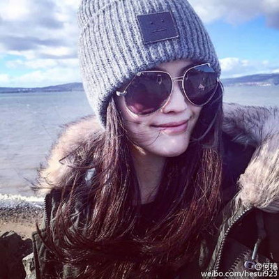 Γυναικείο χειμερινό casual καπέλο με έμβλημα