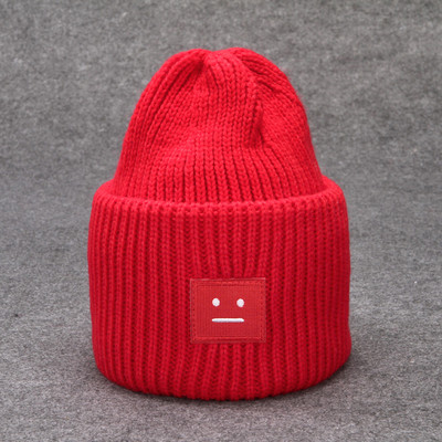 Γυναικείο χειμερινό casual καπέλο με έμβλημα