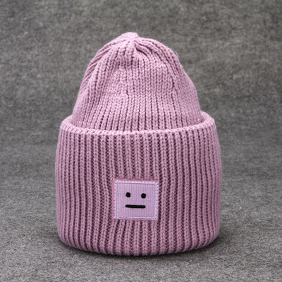 Γυναικείο χειμερινό casual καπέλο με έμβλημα