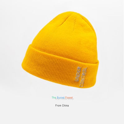 Női téli sapka hímzéssel - több modell