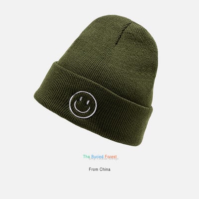 Női téli sapka hímzéssel - több modell