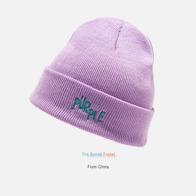 Női téli sapka hímzéssel - több modell