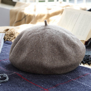 Őszi-téli barett sapka nőknek