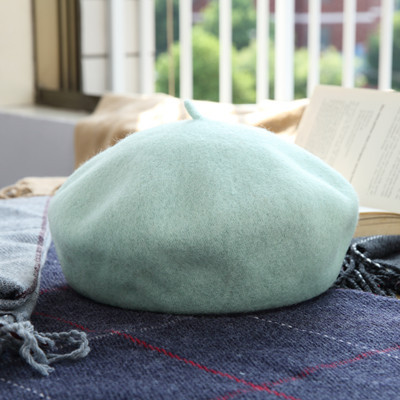 Őszi-téli barett sapka nőknek