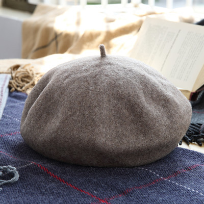 Őszi-téli barett sapka nőknek