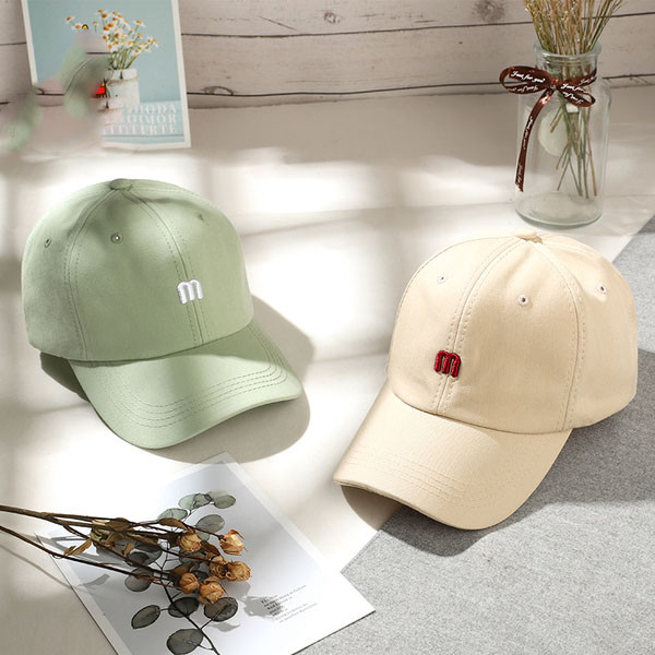 Női alkalmi sapka napellenzővel - többféle modell