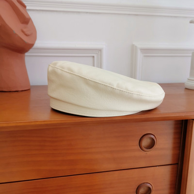 Új modell női sapka műbőrből